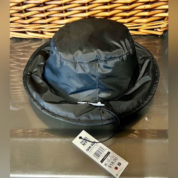 Madden NYC NYT Black Puffer Bucket Hat with Blinged Out Beaded Zip Pocket One Sz - Picture 11 of 13